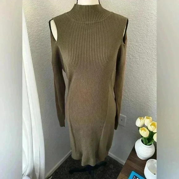 BCBGeneration Cold Shoulder Mock Neck Dress - Picture 4 of 9